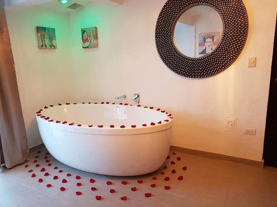 Bloom! Exclusive Boutique B&B (Adults Only) Playa del Carmen Esterno foto